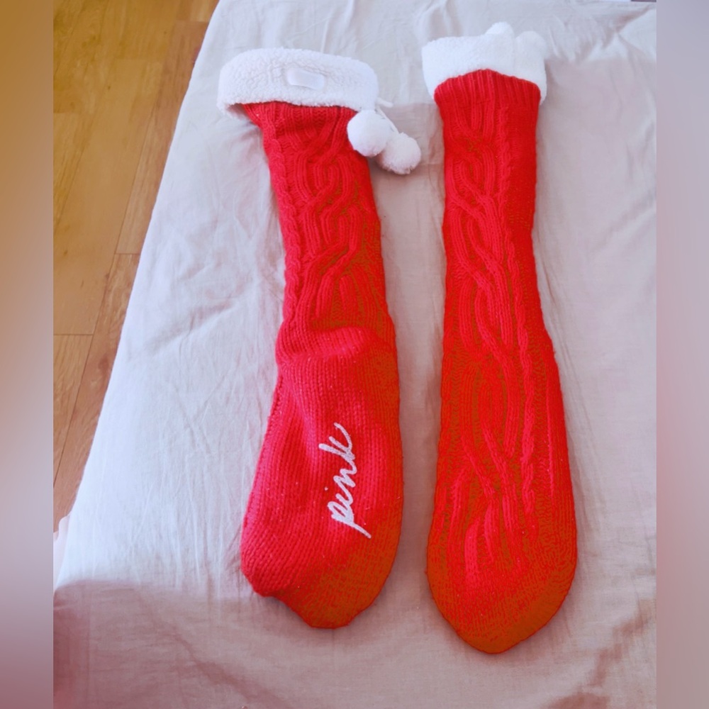 VS PINK SHERPA CABLE KNIT KNEE-HIGH POM-POM LINED SOCKS SLIPPERS - Picture 5 of 7